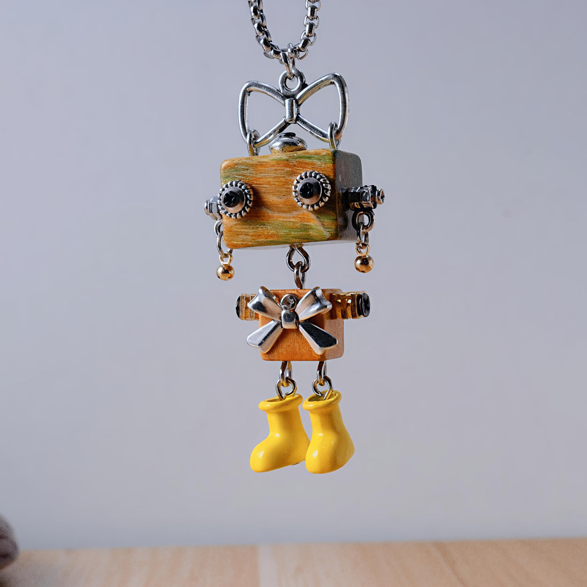 OWLERY PENDANT